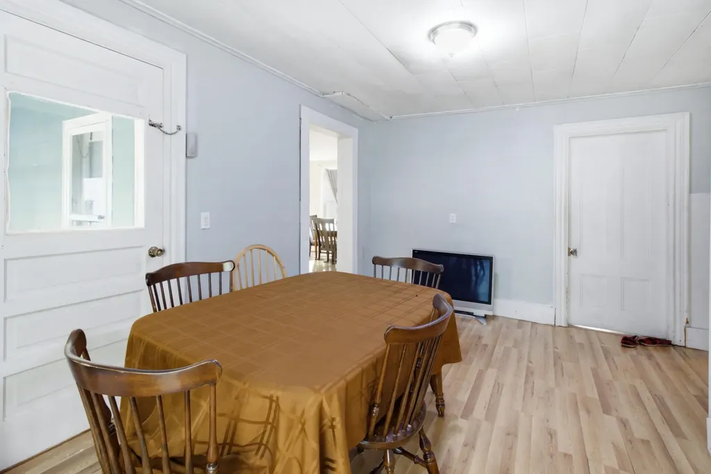 16 Temple Street Auburn ME 04210