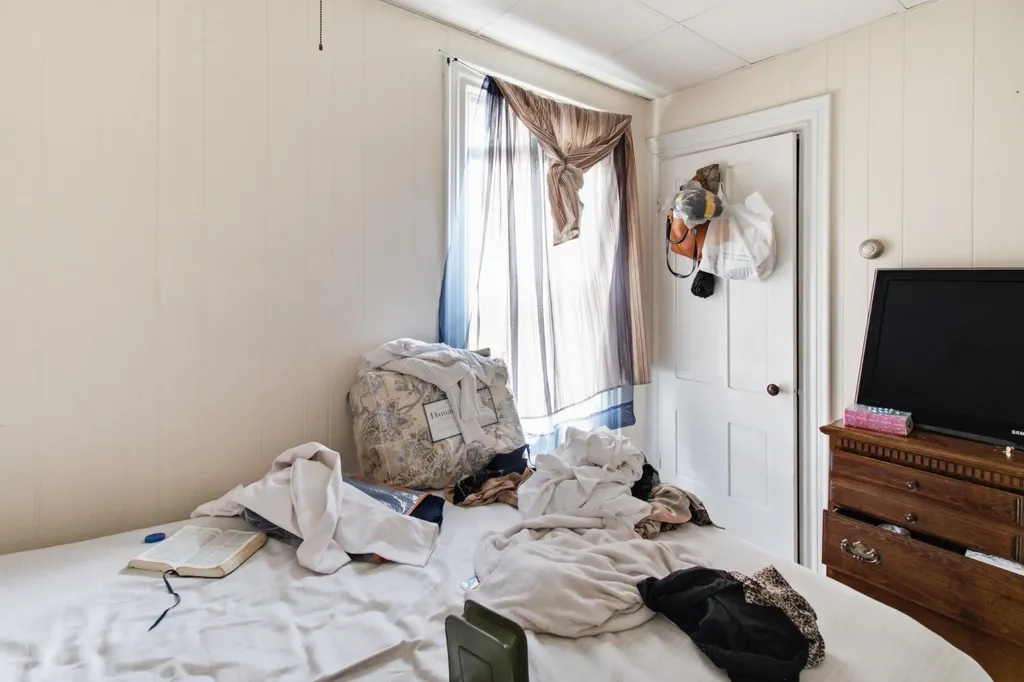 16 Temple Street Auburn ME 04210