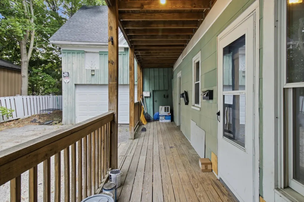 16 Temple Street Auburn ME 04210