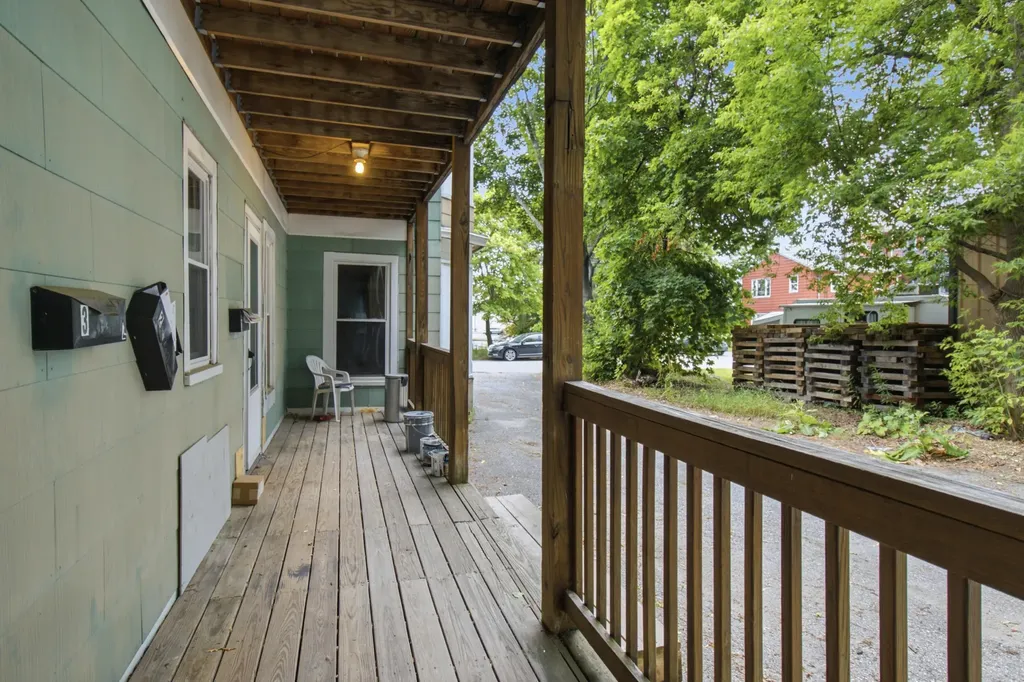 16 Temple Street Auburn ME 04210