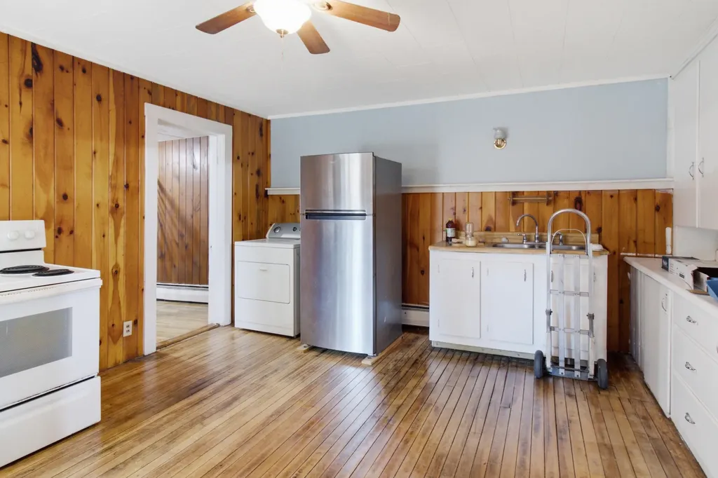 16 Temple Street Auburn ME 04210