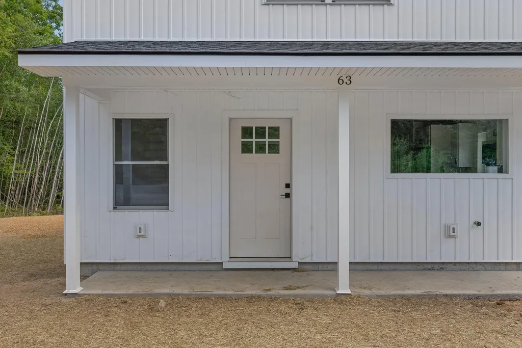 63 Mcgrath Pond Loop Road Belgrade ME 04917