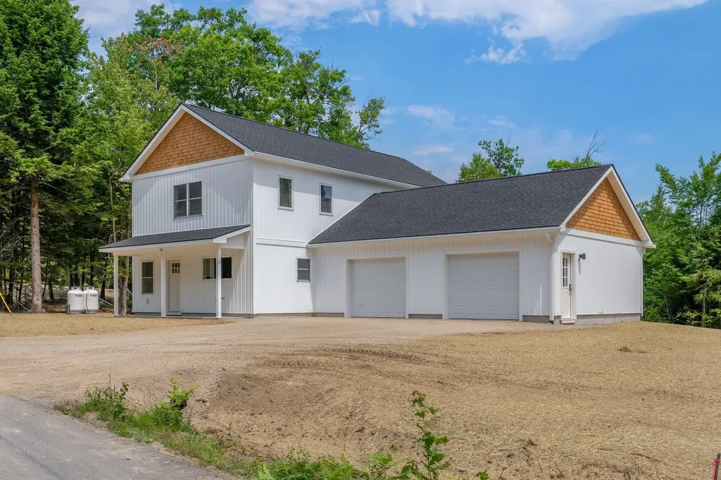 63 Mcgrath Pond Loop Road Belgrade ME 04917