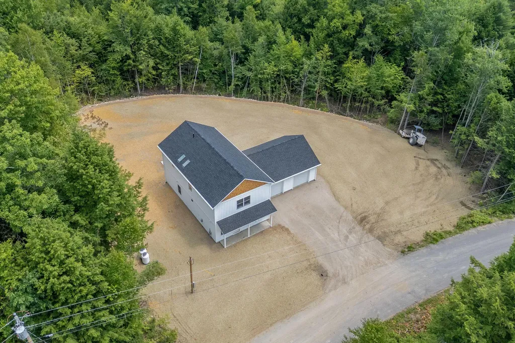 63 Mcgrath Pond Loop Road Belgrade ME 04917