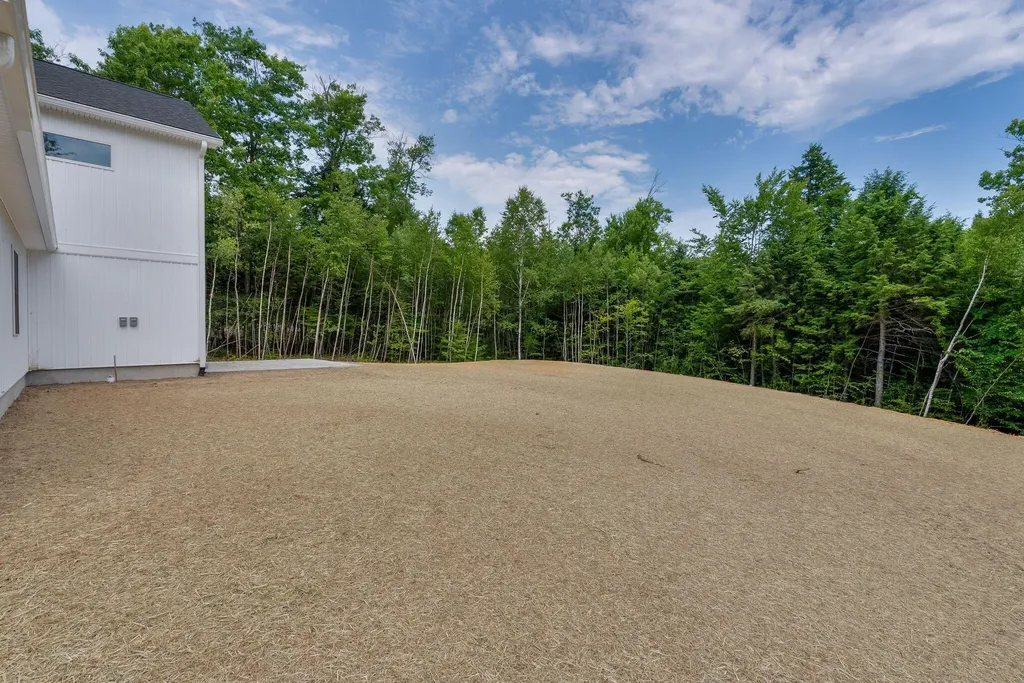 63 Mcgrath Pond Loop Road Belgrade ME 04917