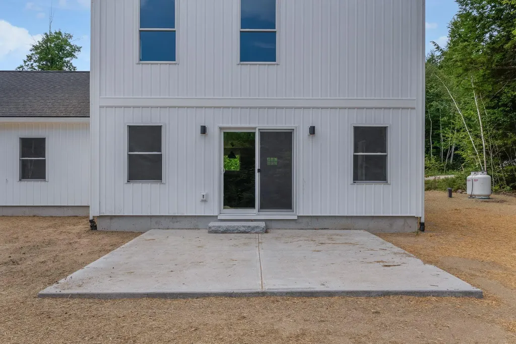 63 Mcgrath Pond Loop Road Belgrade ME 04917