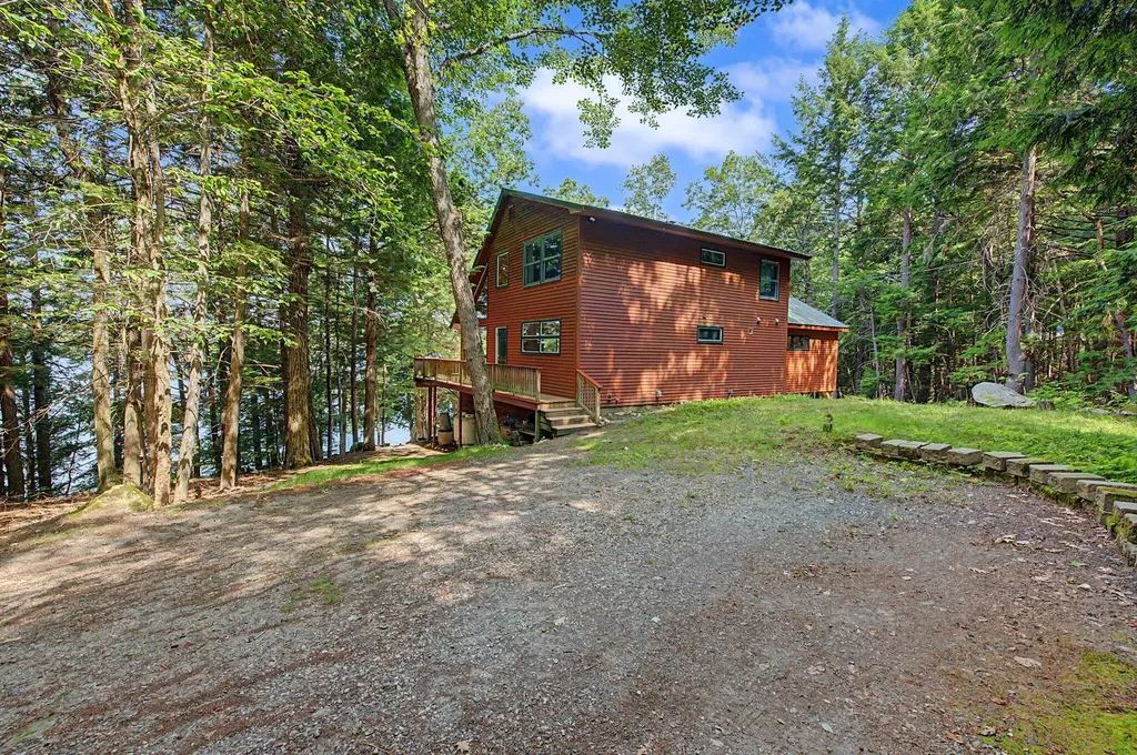 109 Spring Valley Road Raymond ME 04071