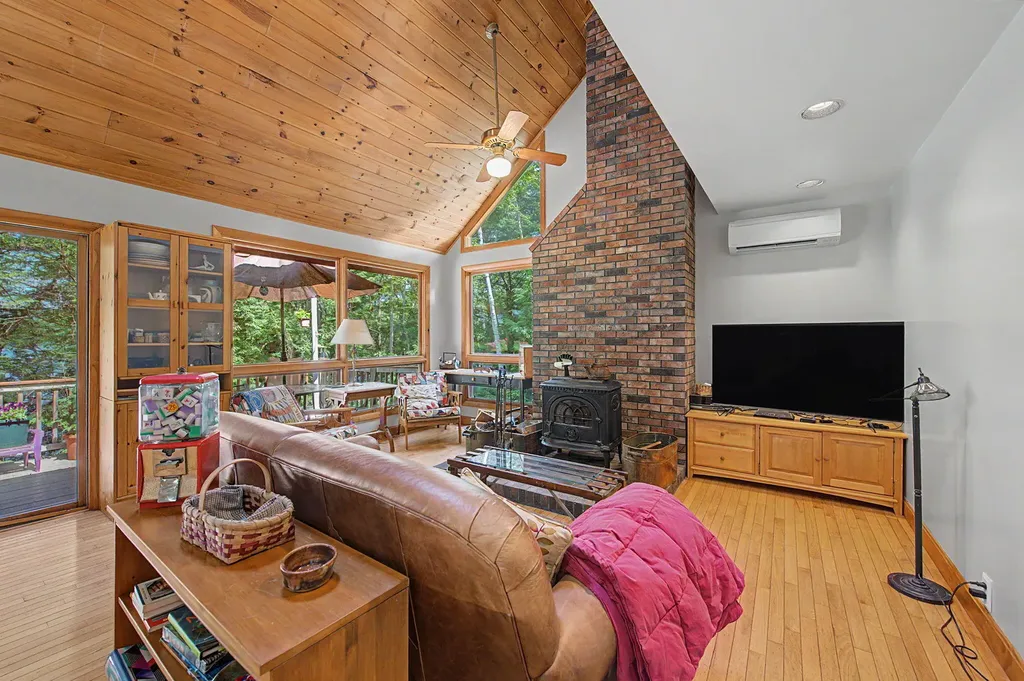 109 Spring Valley Road Raymond ME 04071