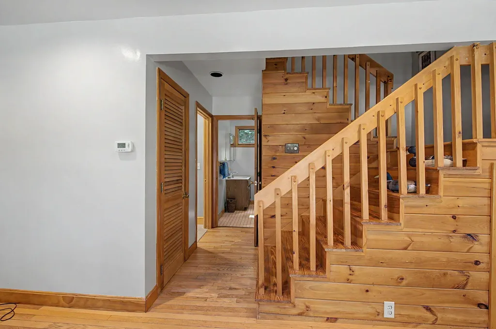 109 Spring Valley Road Raymond ME 04071