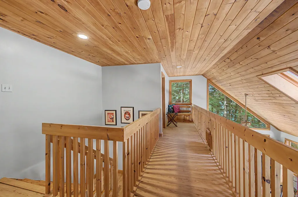 109 Spring Valley Road Raymond ME 04071