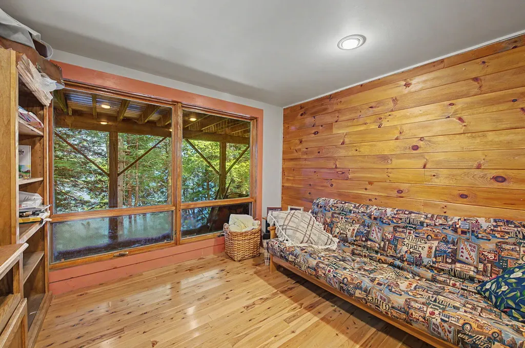 109 Spring Valley Road Raymond ME 04071