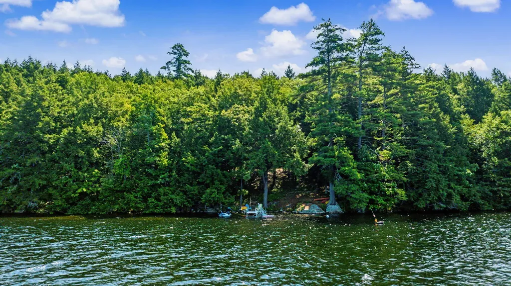 109 Spring Valley Road Raymond ME 04071