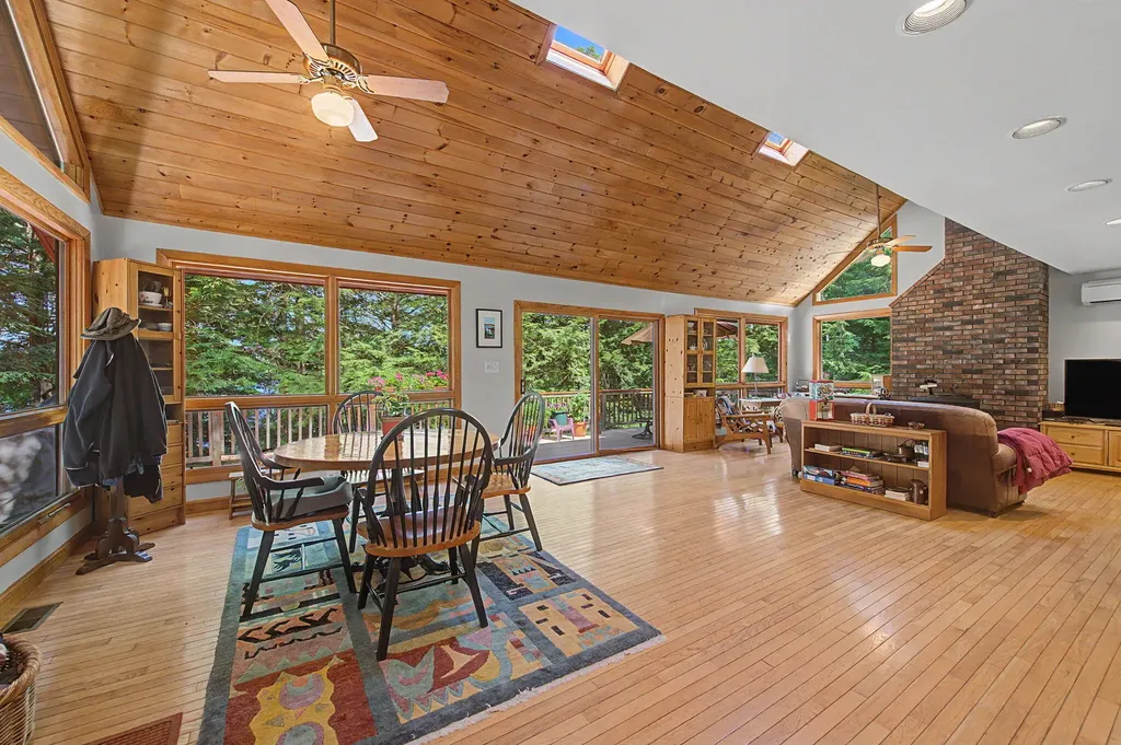 109 Spring Valley Road Raymond ME 04071