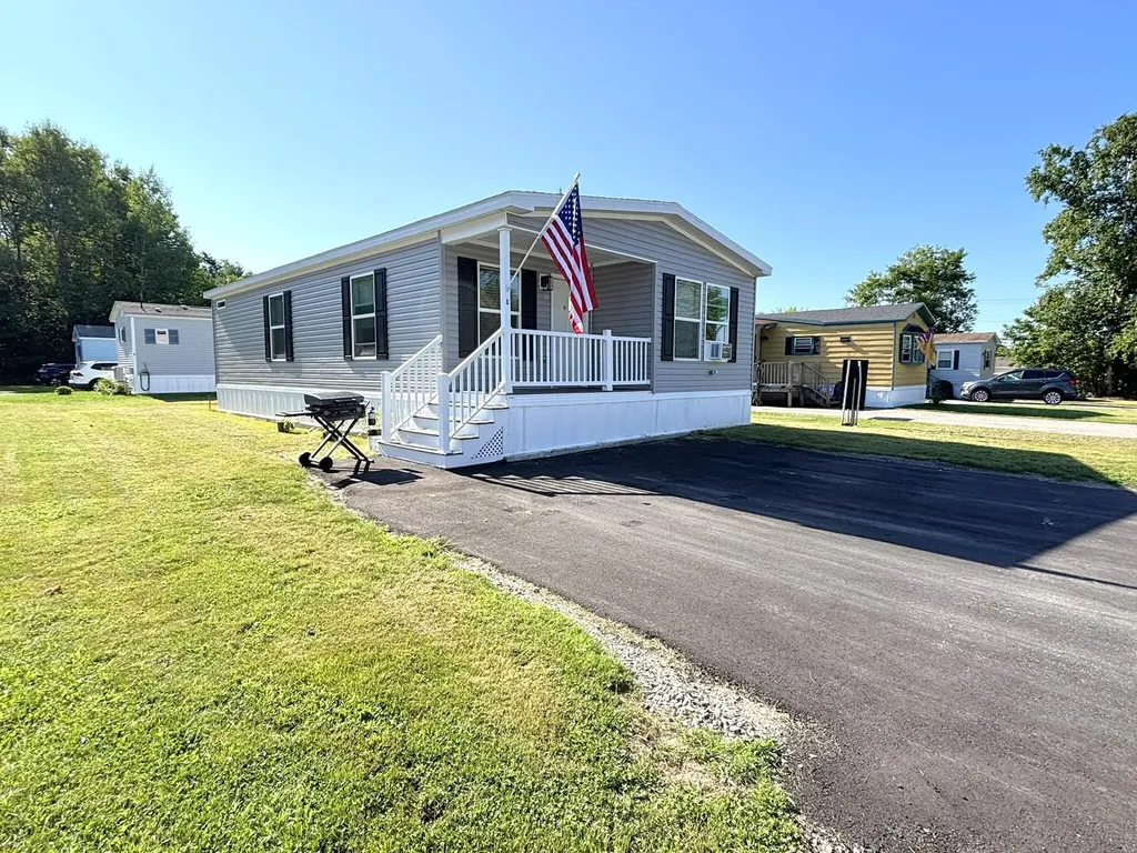 1048 Sabattus Street Lewiston ME 04240