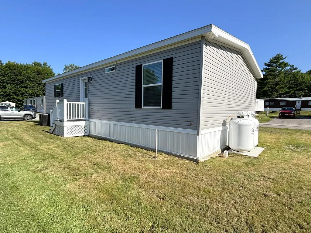 1048 Sabattus Street Lewiston ME 04240