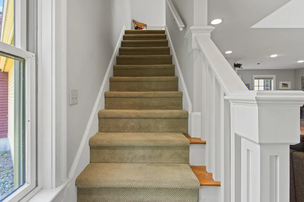 18 Kimberley Circle Brunswick ME 04011