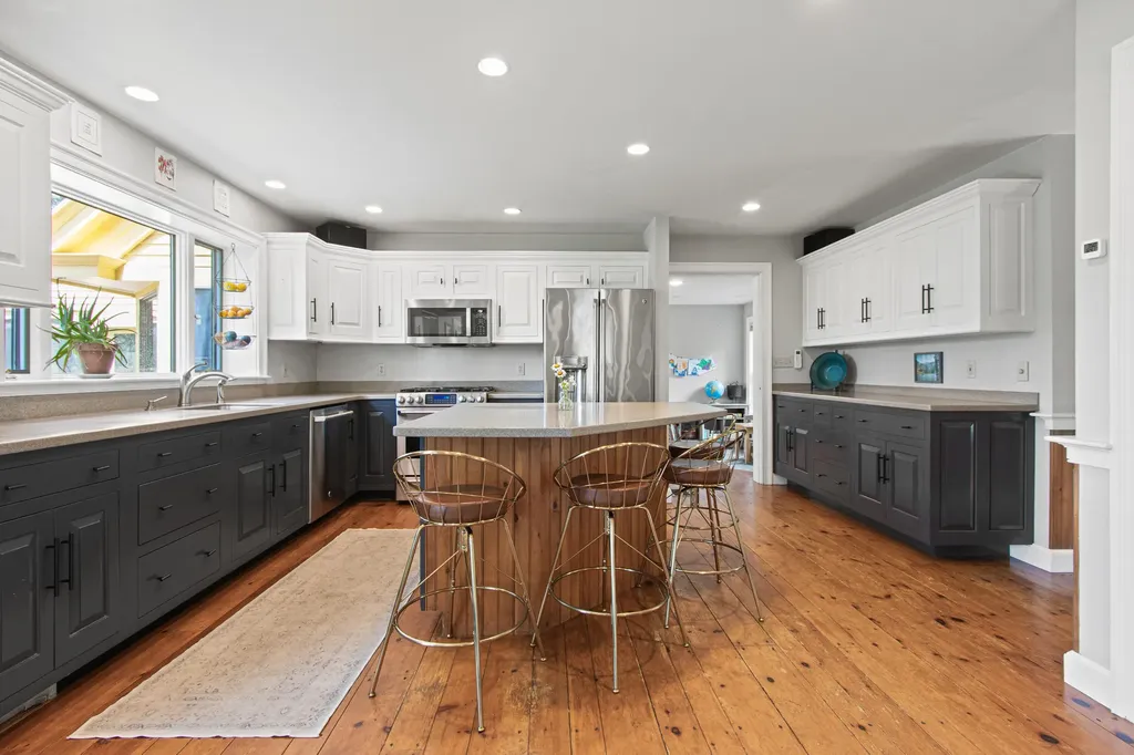 18 Kimberley Circle Brunswick ME 04011
