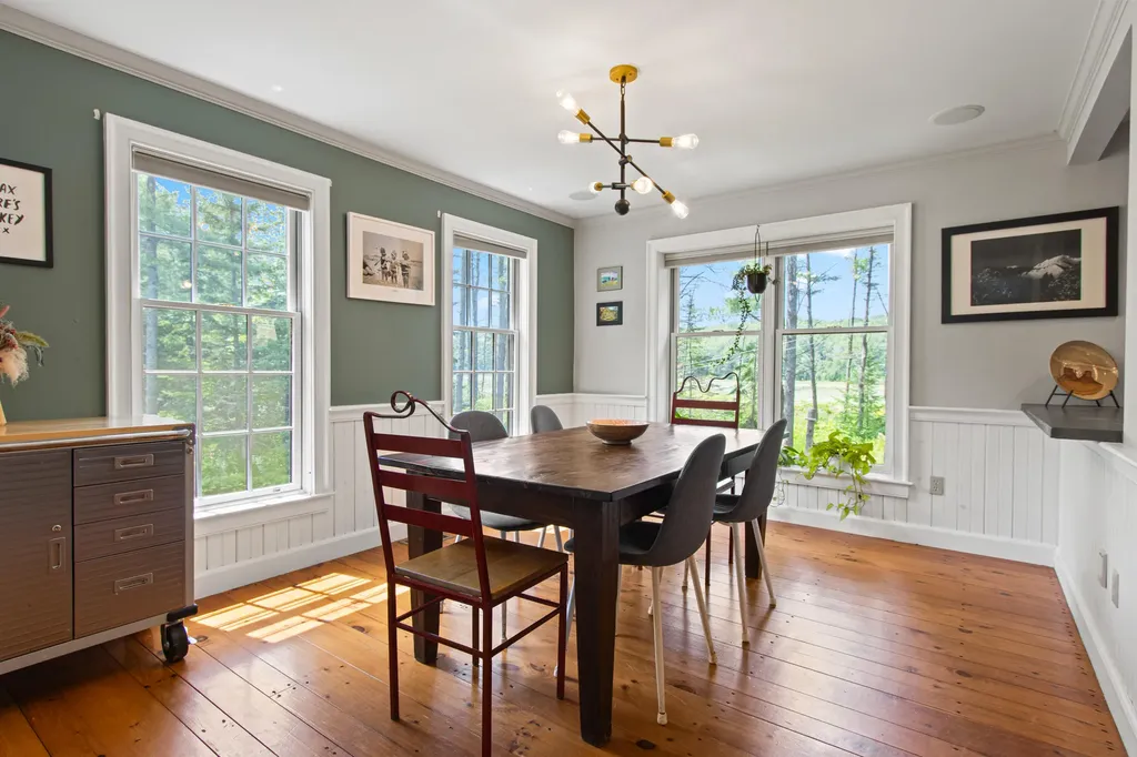 18 Kimberley Circle Brunswick ME 04011