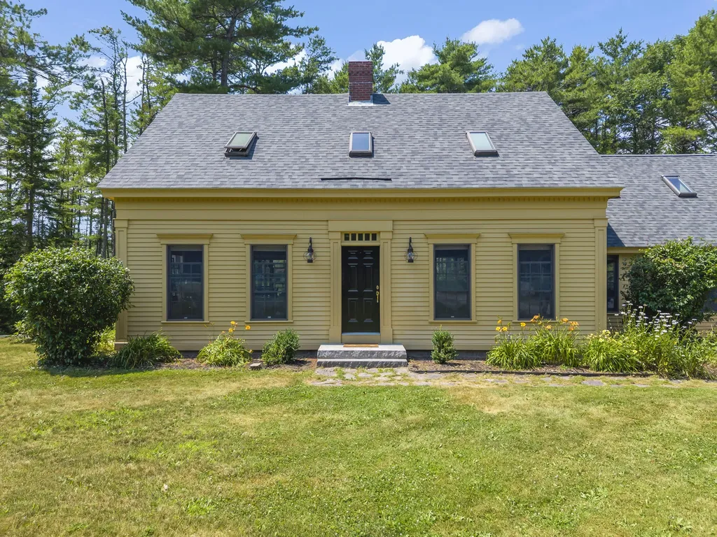 18 Kimberley Circle Brunswick ME 04011