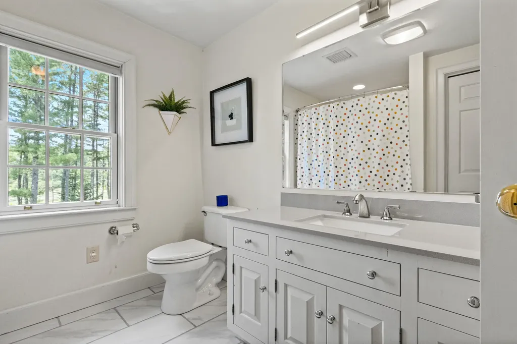 18 Kimberley Circle Brunswick ME 04011