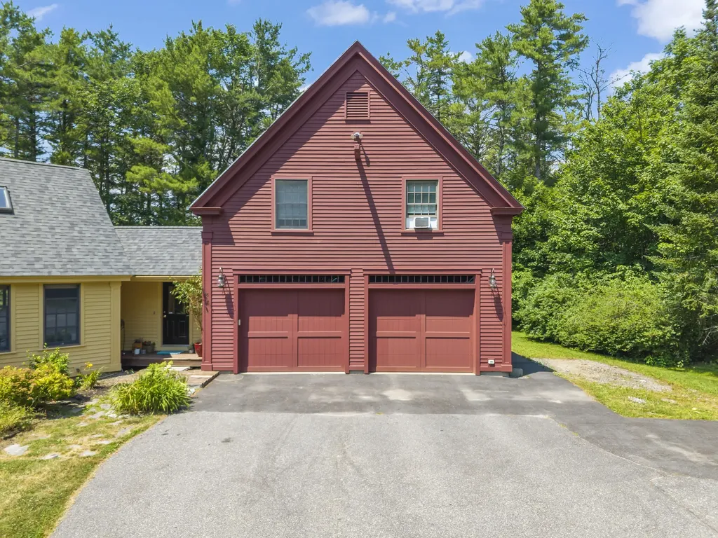 18 Kimberley Circle Brunswick ME 04011