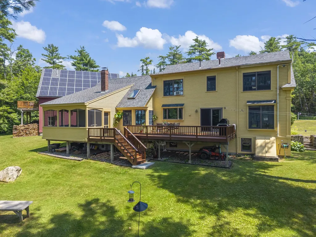 18 Kimberley Circle Brunswick ME 04011