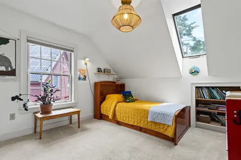 18 Kimberley Circle Brunswick ME 04011