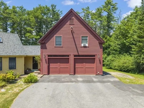 18 Kimberley Circle Brunswick ME 04011