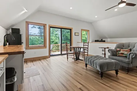18 Kimberley Circle Brunswick ME 04011