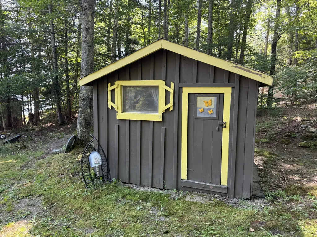 92 Center Pond Road Sangerville ME 04479