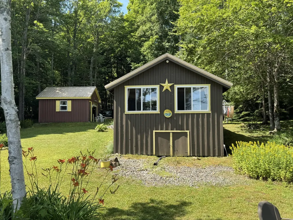 92 Center Pond Road Sangerville ME 04479