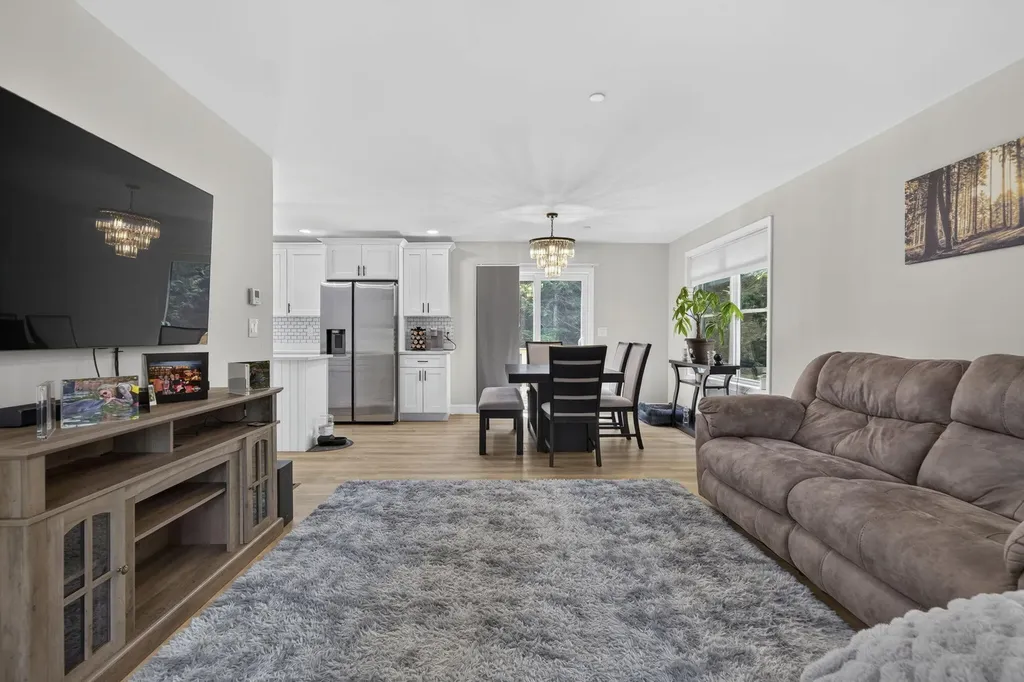 44 Redwood Lane Sanford ME 04073