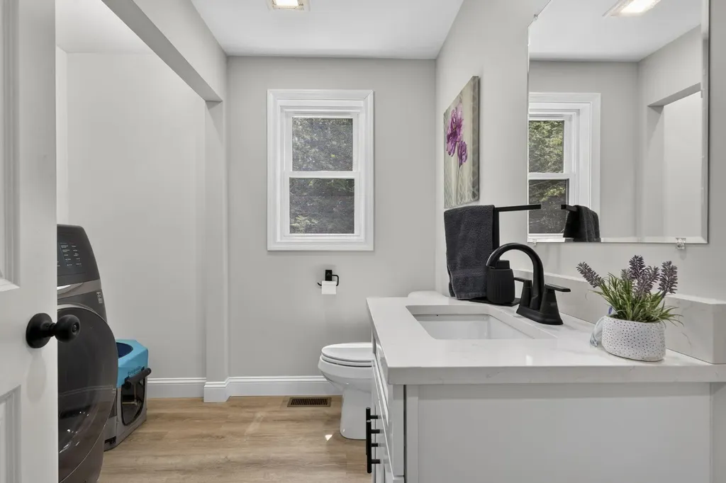 44 Redwood Lane Sanford ME 04073