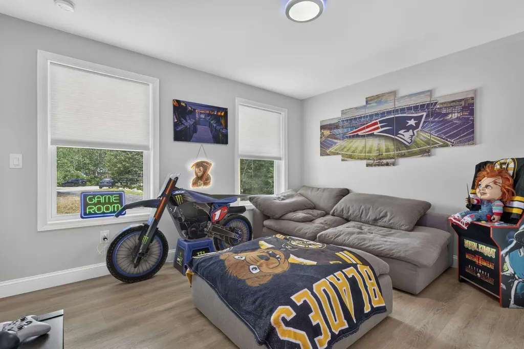 44 Redwood Lane Sanford ME 04073