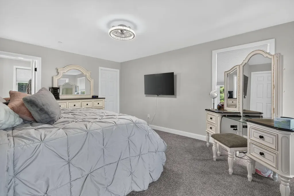 44 Redwood Lane Sanford ME 04073