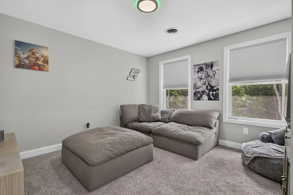 44 Redwood Lane Sanford ME 04073