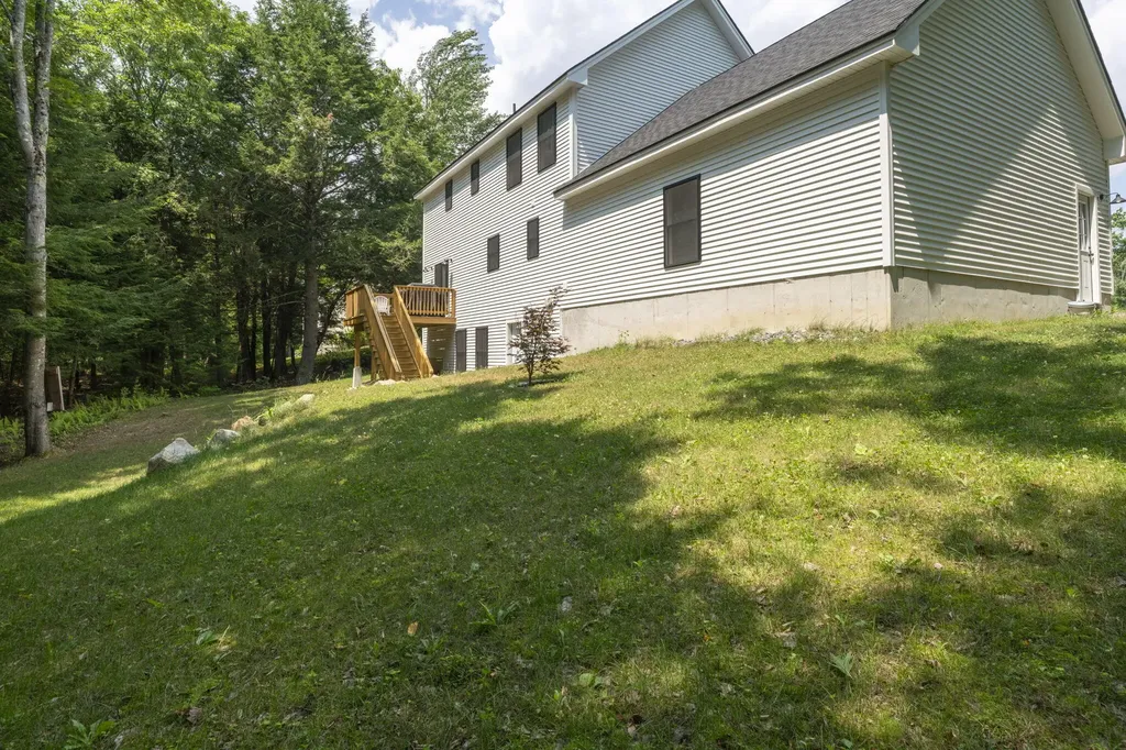 44 Redwood Lane Sanford ME 04073