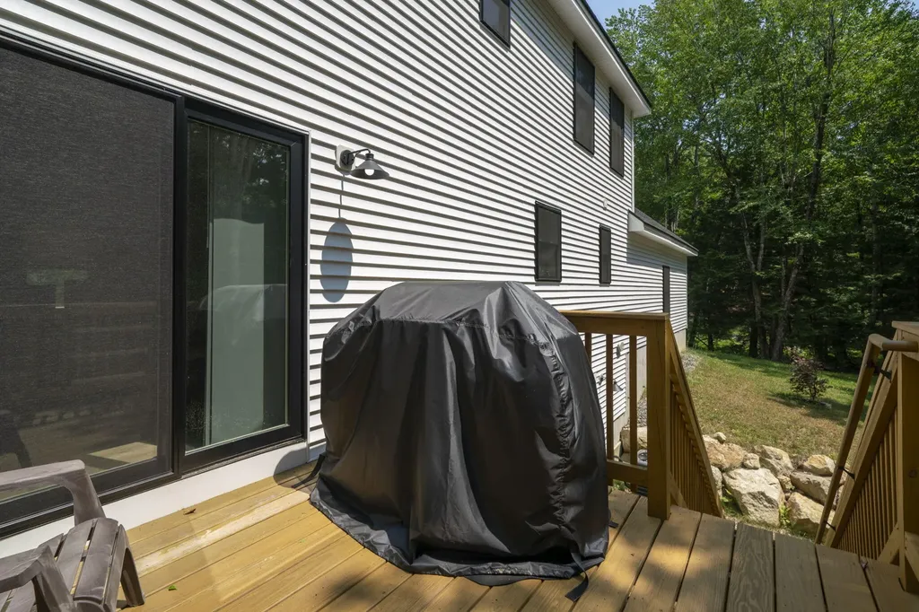 44 Redwood Lane Sanford ME 04073