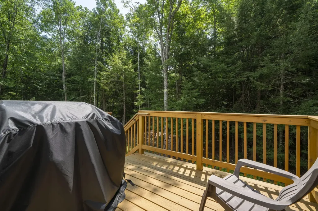 44 Redwood Lane Sanford ME 04073