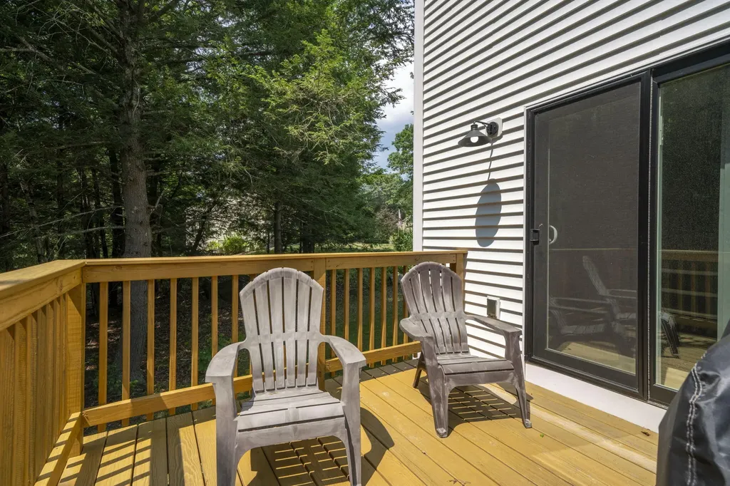 44 Redwood Lane Sanford ME 04073