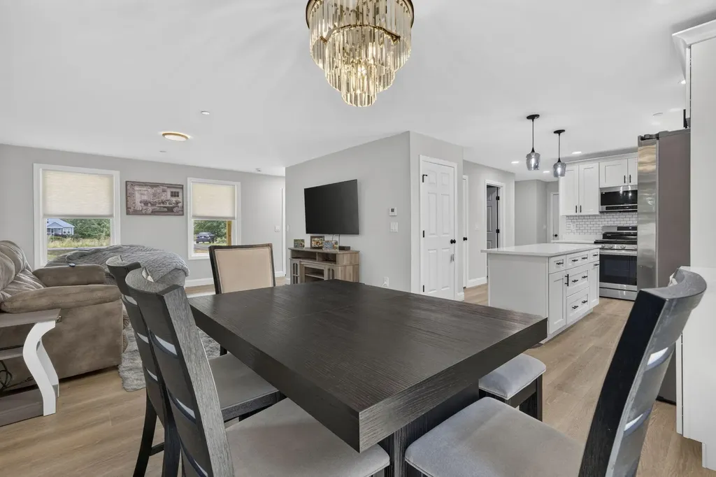 44 Redwood Lane Sanford ME 04073