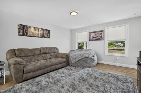 44 Redwood Lane Sanford ME 04073