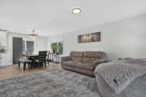44 Redwood Lane Sanford ME 04073