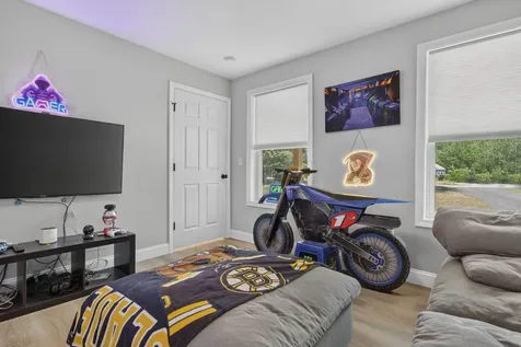 44 Redwood Lane Sanford ME 04073