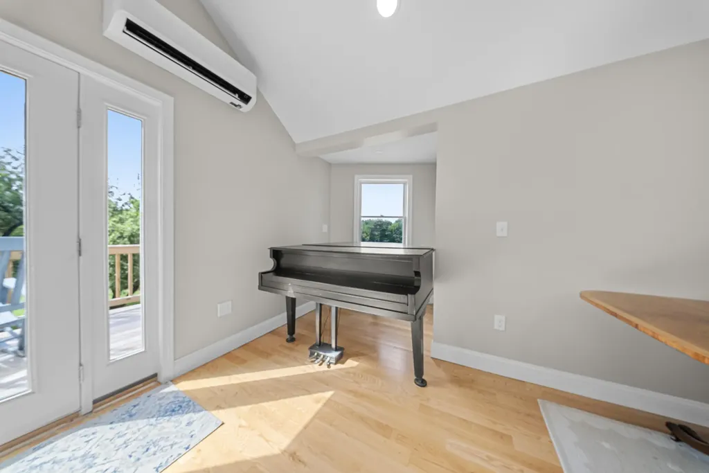 46 Giles Road Readfield ME 04355