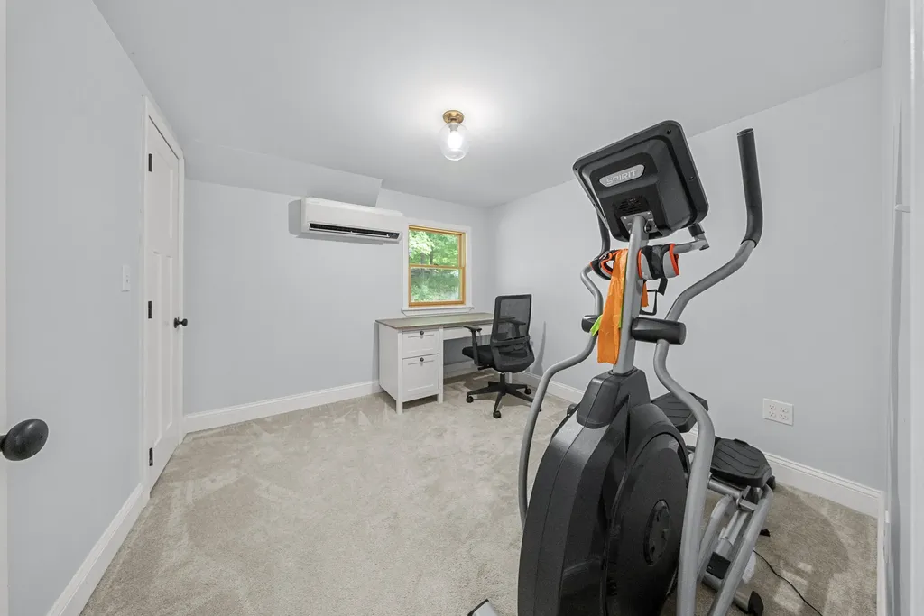 46 Giles Road Readfield ME 04355