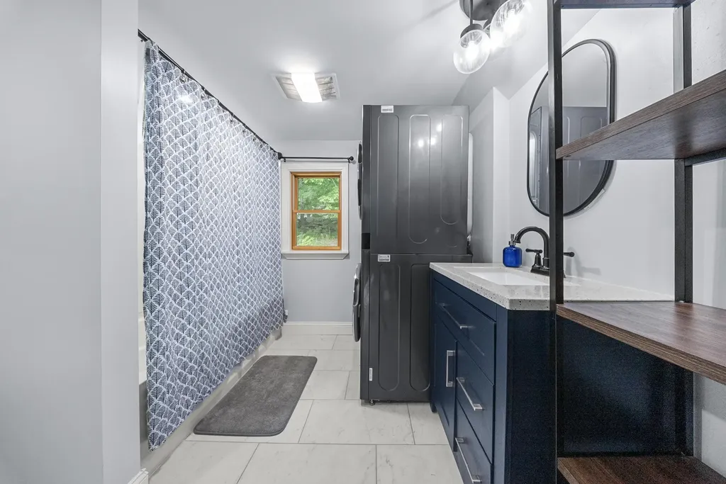 46 Giles Road Readfield ME 04355