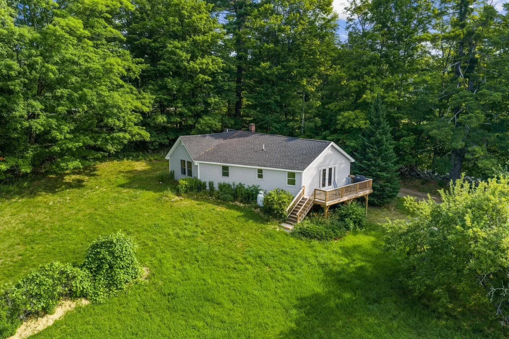 46 Giles Road Readfield ME 04355