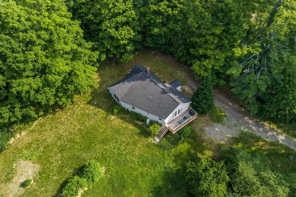 46 Giles Road Readfield ME 04355