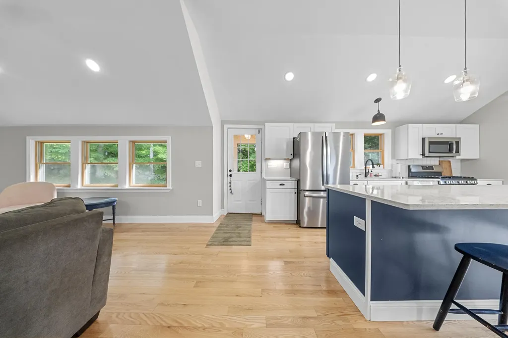 46 Giles Road Readfield ME 04355